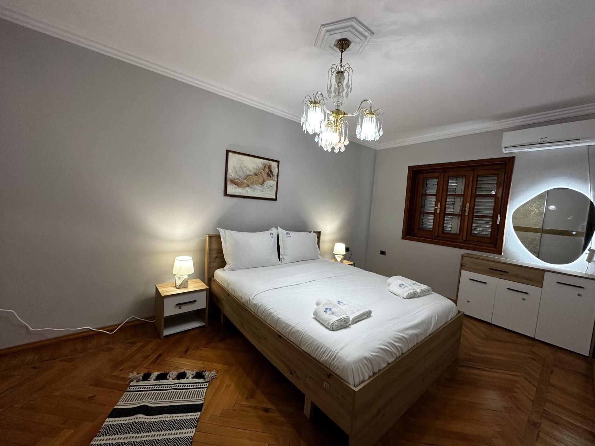 Tirana Treasure: Chic 2Br-Apartment 8Min To Skanderbeg Place Luaran gambar