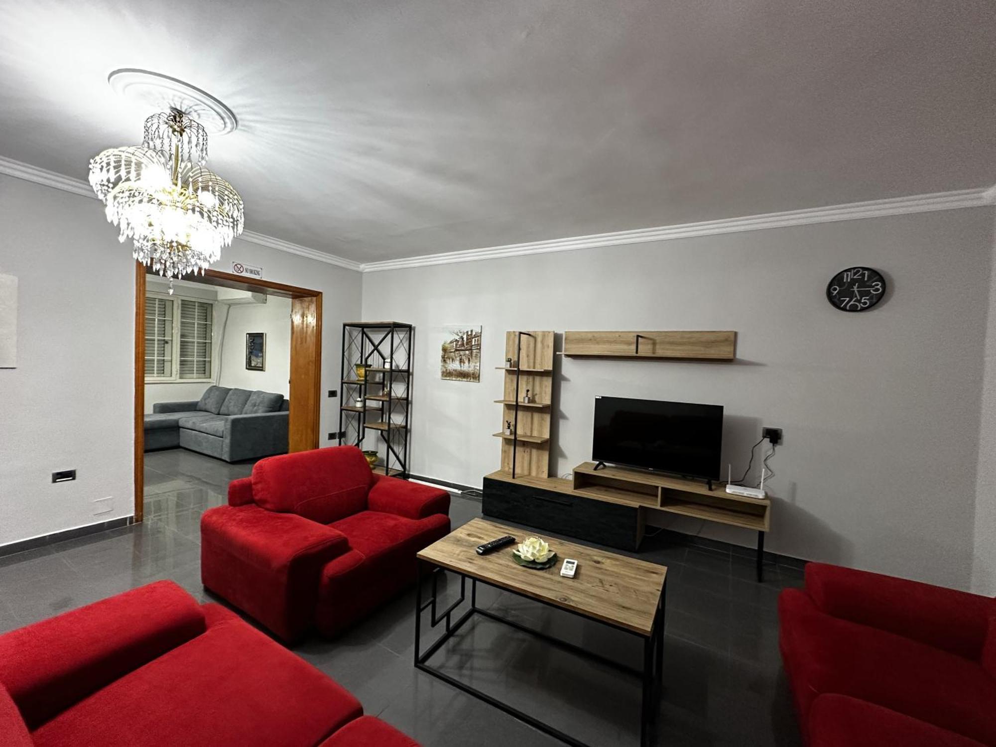 Tirana Treasure: Chic 2Br-Apartment 8Min To Skanderbeg Place Luaran gambar
