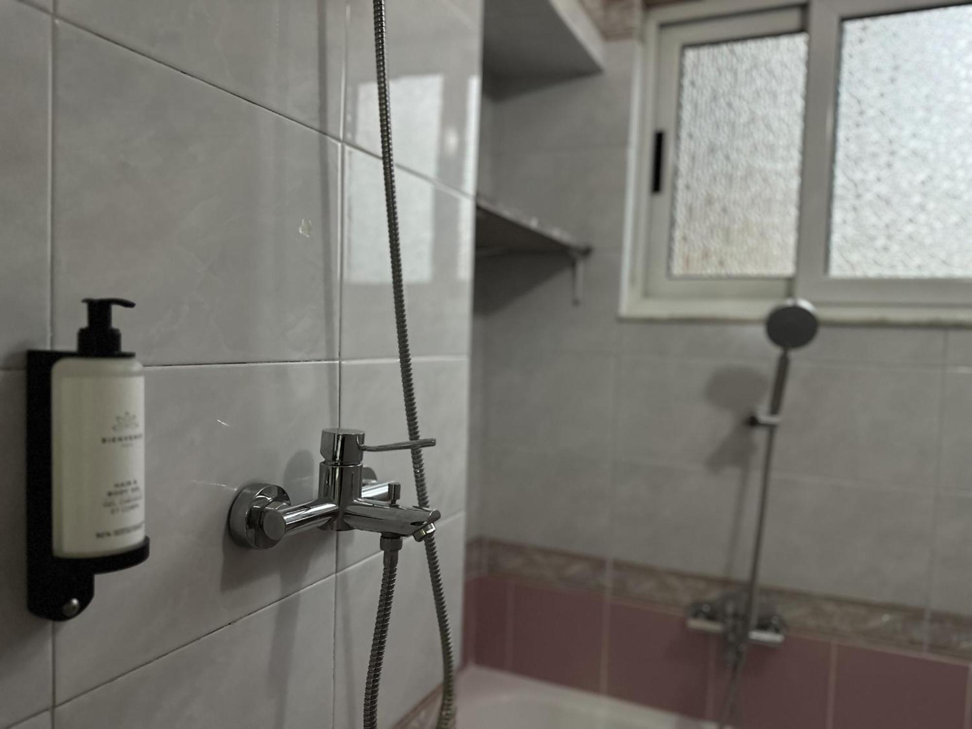 Tirana Treasure: Chic 2Br-Apartment 8Min To Skanderbeg Place Luaran gambar